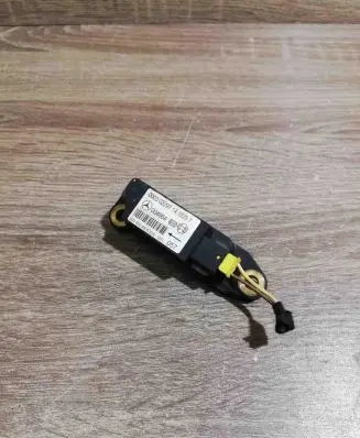 Mercedes-Benz CLK A209 C209 Airbag deployment crash/impact sensor 0018204426 004664