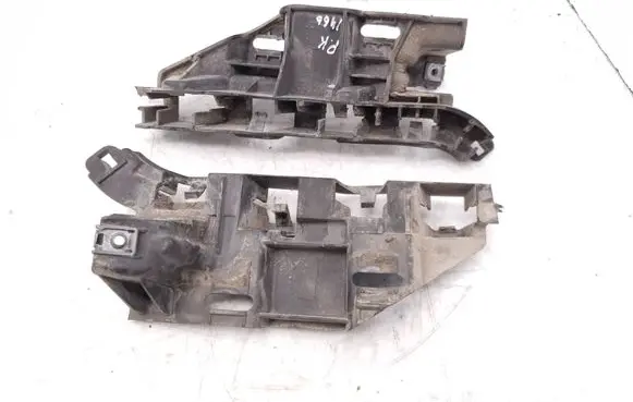 Peugeot 307 CC Fender mounting bracket