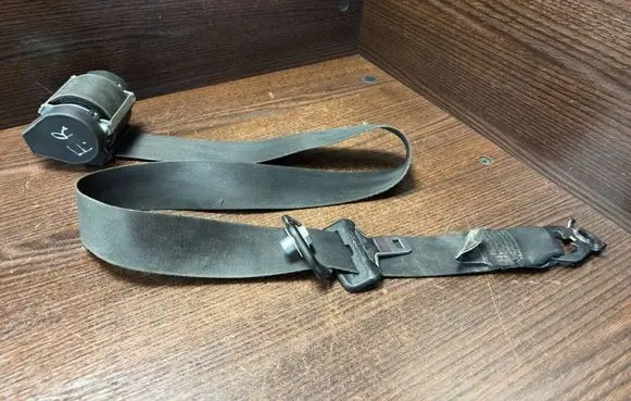 Renault Trafic II (X83) Front seatbelt A508741 696522B