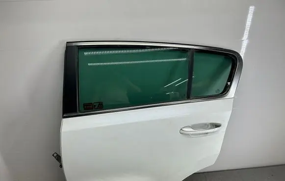 KIA Sportage Rear door 