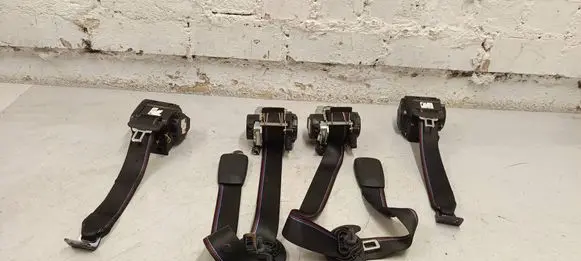 BMW 1 F40 Set of seat belts 8076475 8076556 8076555
