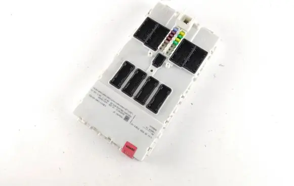 BMW 4 F32 F33 Fuse module 9324781 10681810