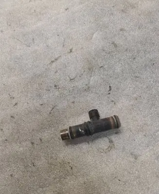 Engine coolant pipe/hose