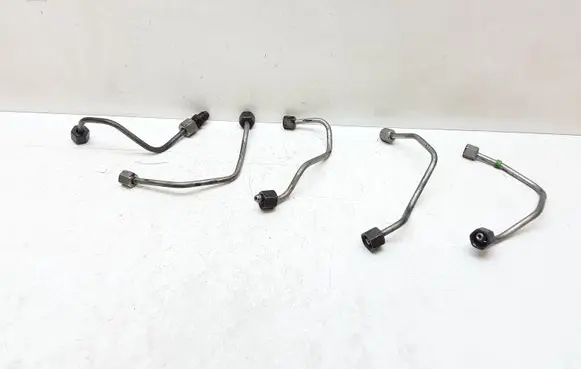 Fuel injector supply line/pipe