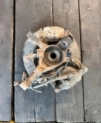 Toyota Yaris Front wheel hub spindle knuckle 7273