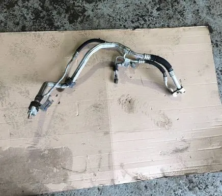 Jeep Cherokee Air conditioning (A/C) pipe/hose 68103256AF
