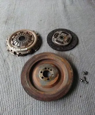 Renault Clio IV Dual mass flywheel 