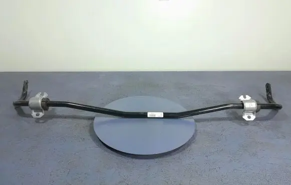 Volvo XC40 Front anti-roll bar/sway bar 32221000