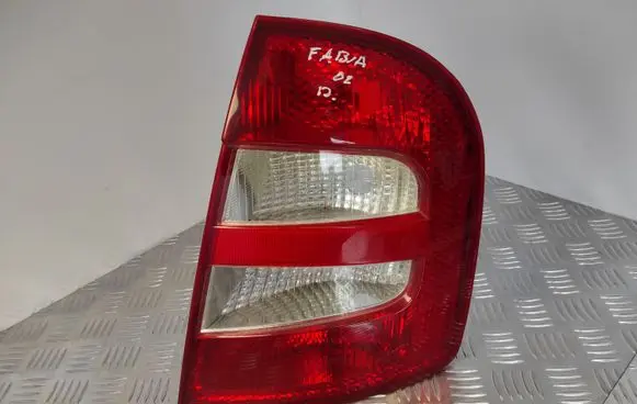Skoda Fabia Mk1 (6Y) Rear/tail lights 6Y6945096
