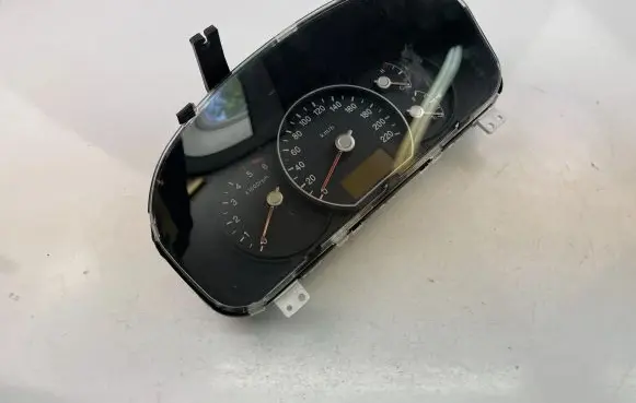 KIA Carens I Speedometer (instrument cluster) 940051D190