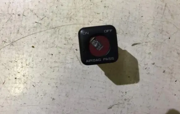 Peugeot 206 Passenger airbag on/off switch 