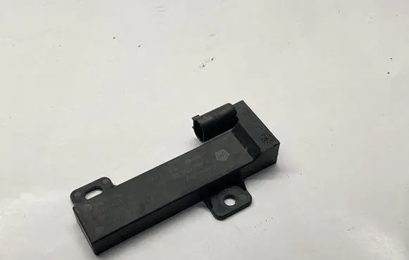 Chrysler Pacifica Keyless system antenna 68051315AB P68051315AB