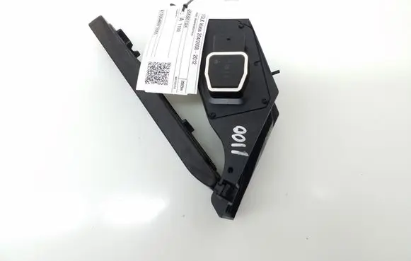 Mercedes-Benz GLK (X204) Accelerator throttle pedal A2043001304