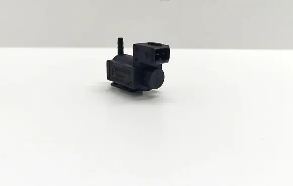 BMW 5 E60 E61 Turbo solenoid valve 70231800 7810831