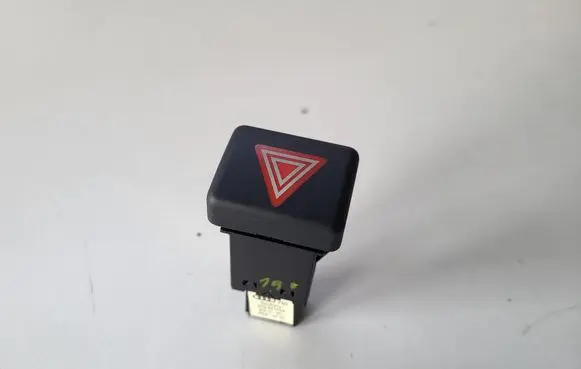 Seat Exeo (3R) Hazard light switch 8H0941509