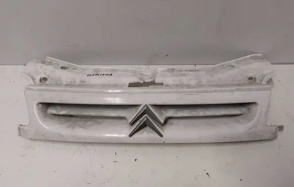 Citroen Berlingo Under headlight/headlamp trim 9618254877