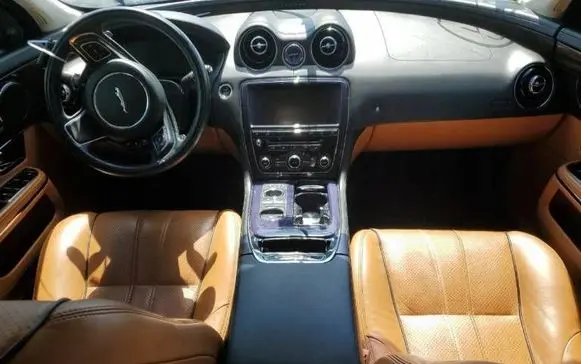 Jaguar XJL Dashboard 