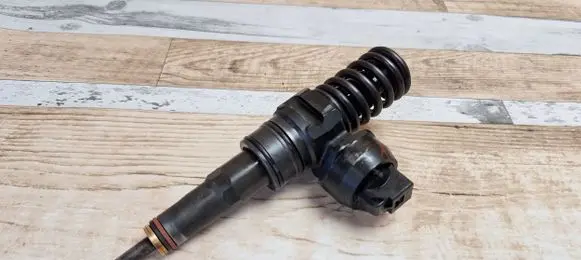 Skoda Octavia Mk2 (1Z) Fuel injector 038130073BQ