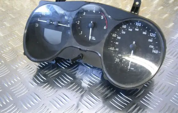 Seat Altea XL Speedometer (instrument cluster) 5P0920923A 110080280012