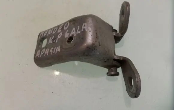 Ford Mondeo Mk III Rear door lower hinge 98BBF268C7AK