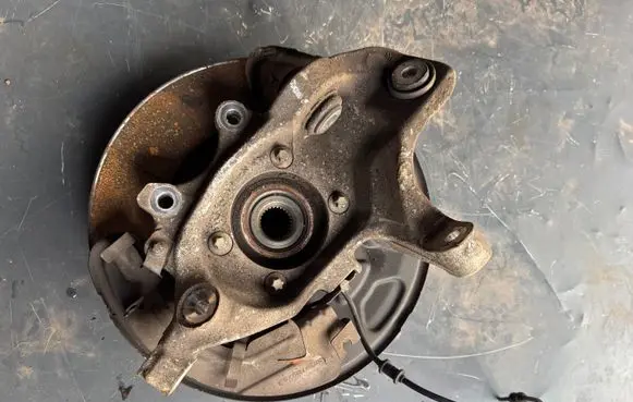 Mercedes-Benz E W213 Rear wheel hub A2055467480 A2539052400