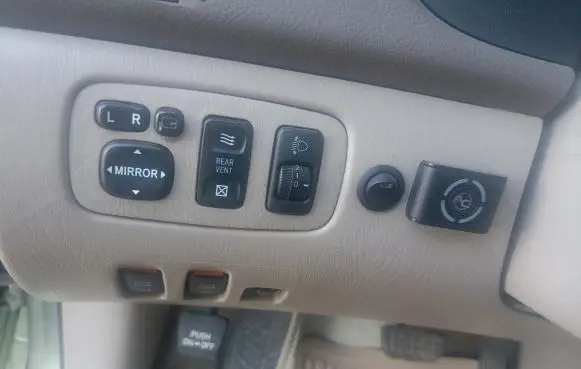 Toyota Sienna XL20 II Other switches/knobs/shifts