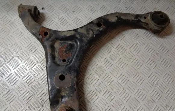 KIA Sorento Front lower control arm/wishbone