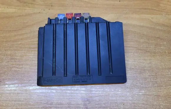 Volvo XC70 Fuse module 6G9T14A076MB K067R