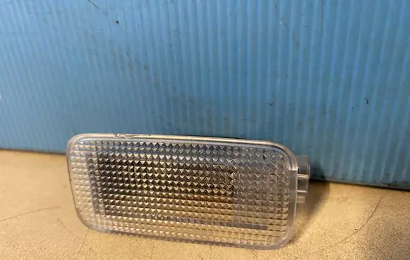 Toyota Avensis T270 Boot/trunk interior light 8133005050