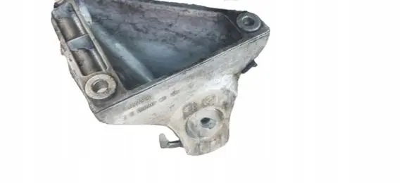 BMW 5 E60 E61 Engine mounting bracket 6761149