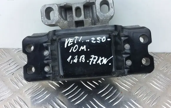 Skoda Yeti (5L) Engine mount bracket 1K0199555