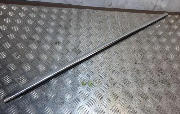 BMW 6 F12 F13 Front door glass trim molding DP23755