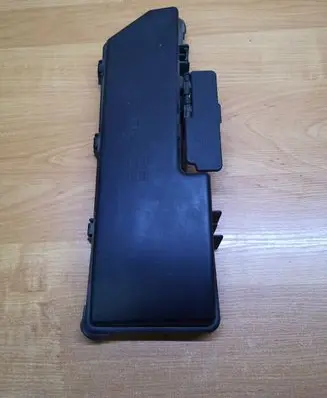 Volvo V70 Fuse box cover 318322336 9494211