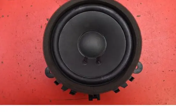 Volvo V60 Subwoofer speaker 30657445