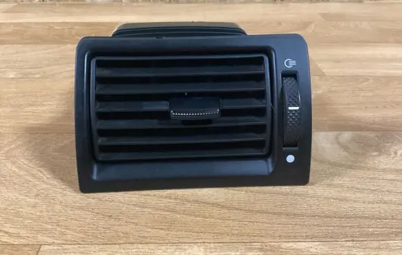 Ford Mondeo Mk III Dashboard side air vent grill/cover trim 