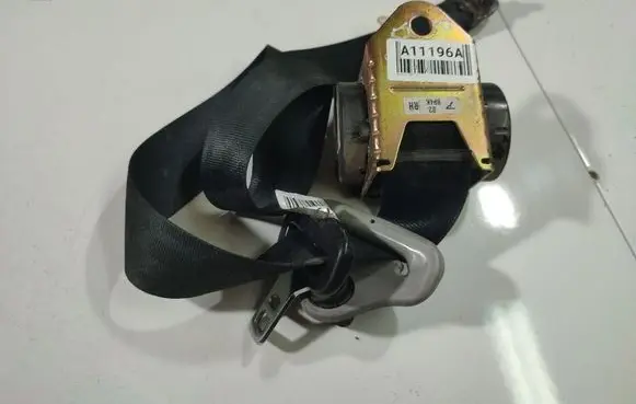 Mazda 3 I Front seatbelt 0433015