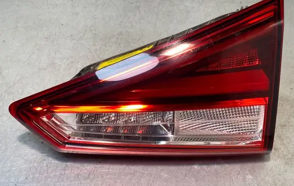 Seat Arona Tailgate rear/tail lights 6F9945308E