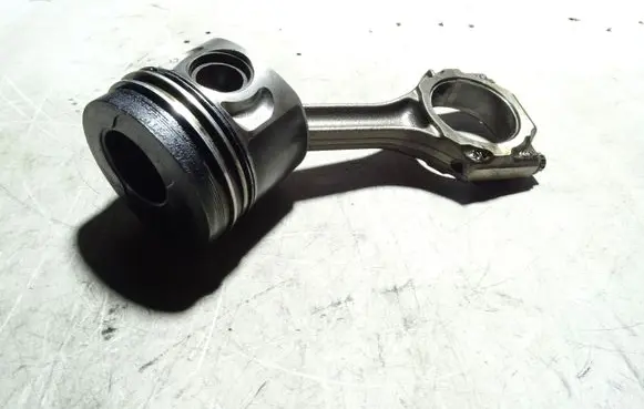 Alfa Romeo 147 Piston with connecting rod 33FB HAZ2701 BHS