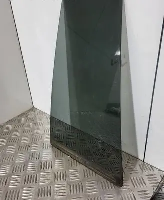 Hyundai Terracan Rear door window glass