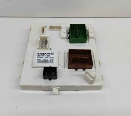 Volvo S60 Central body control module 32233796