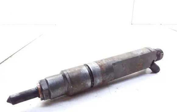 Audi A4 S4 B5 8D Fuel injector 028130201G
