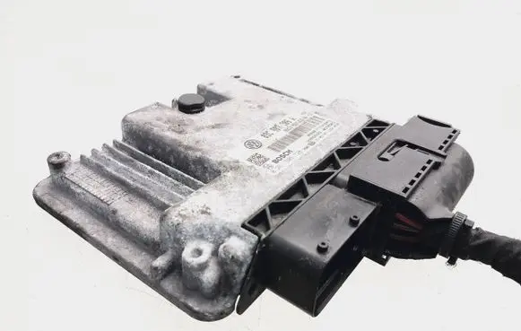 Volkswagen Golf VI Engine control unit/module 03C907309A 0261S05728