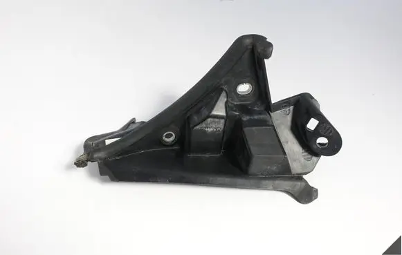 BMW 6 G32 Gran Turismo Shock absorber/damper mounting bracket 51247415354
