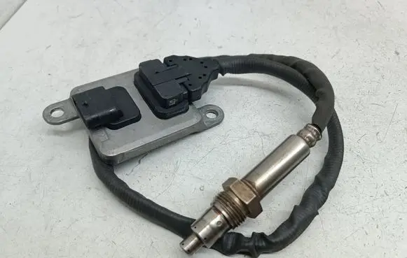 Mercedes-Benz C W205 Lambda probe sensor A0009053606 0009053606 5WK96682F