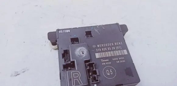 Mercedes-Benz CLS C219 Door control unit/module 2198200326