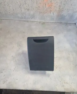 Glove box