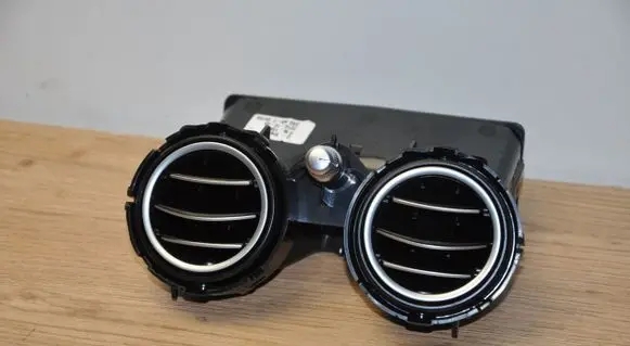 Rear air vent grill
