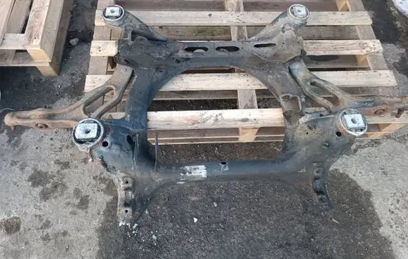 Volkswagen Touareg I Front subframe 7L0499314A 7L0400025