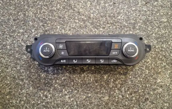 Ford Focus Climate control unit 7M5T18C612AJ