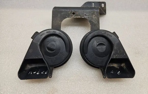 Audi A6 S6 C6 4F Horn signal 4F0951229